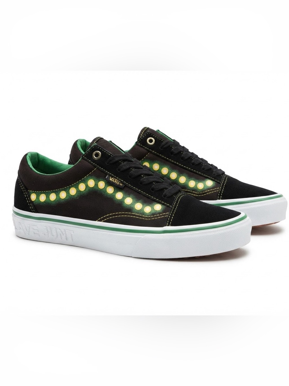 Vans x Shake Junt Old Skool Limited Edition Skate Shoes size 10